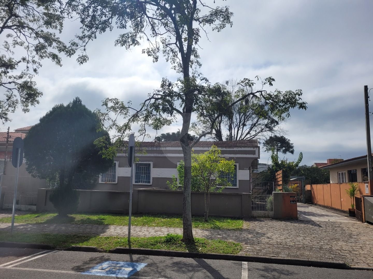 Terreno 746 m2, Hugo Lange, zr-3,  19x39 paralela a Augusto Stresser R  1750.000,