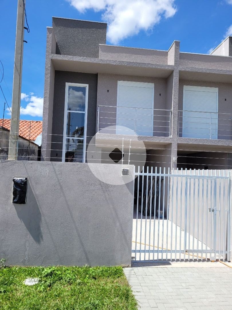Sobrado novo, 106 m2, 3 qtos ste , 02 vagas, terreno nos fundos, prox Shop Jockey