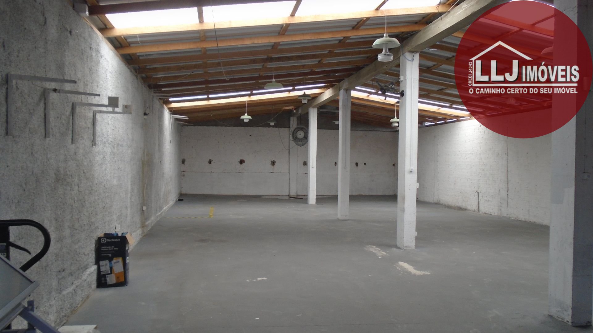 Excelente barracão 380m2, terreno 500 m2, regiao alta R  750 m...