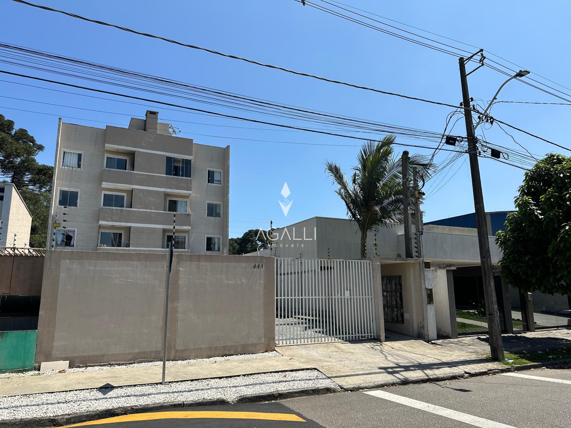 Apartamento 2 quartos, sacada com churrasqueira a carv?o em S?...