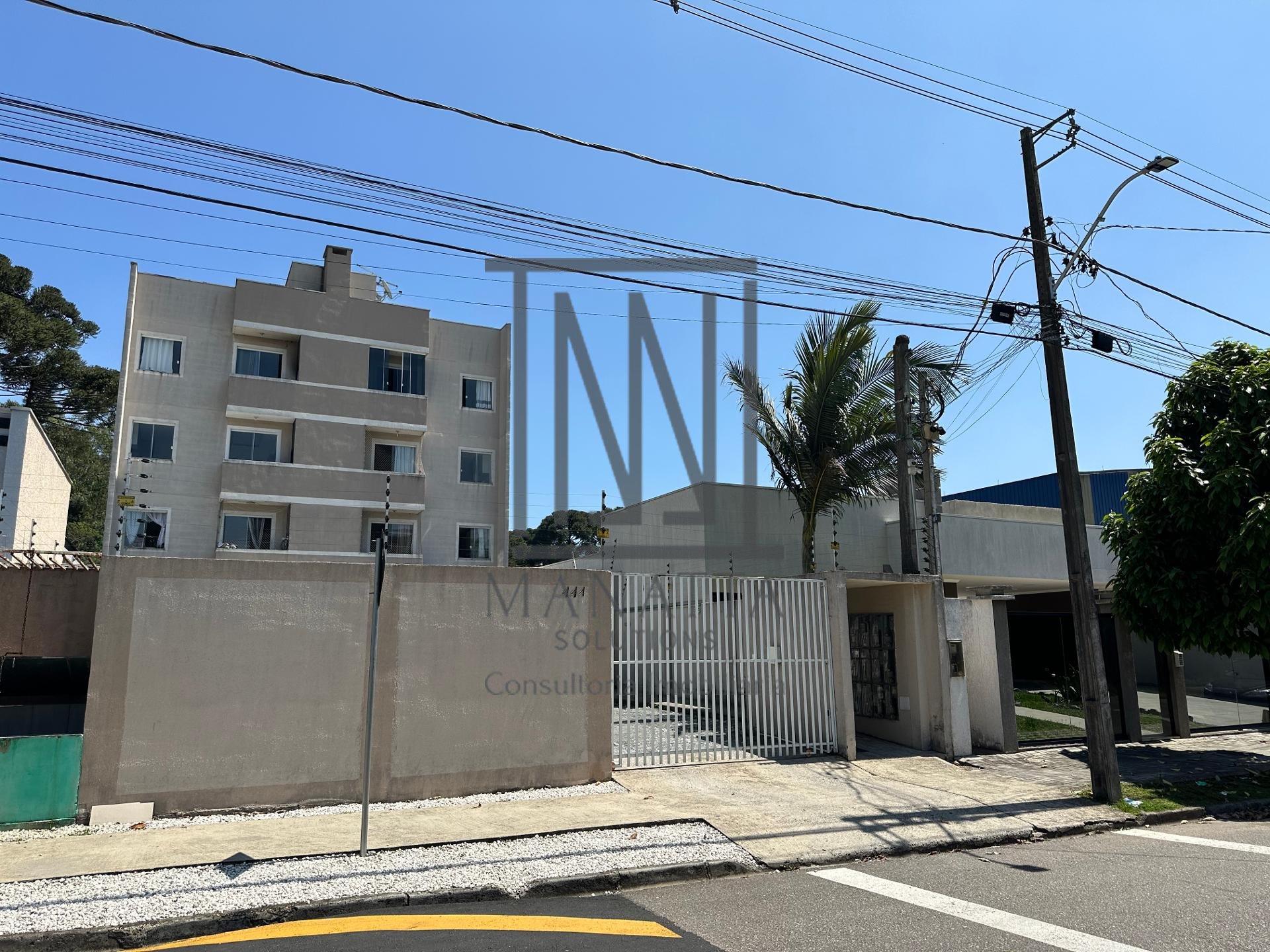 Apartamento 2 quartos, sacada com churrasqueira a carv?o em S?...