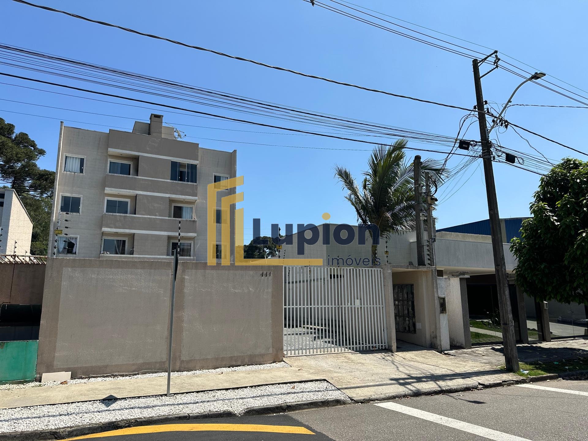 Apartamento 2 quartos, sacada com churrasqueira a carvão em Sã...