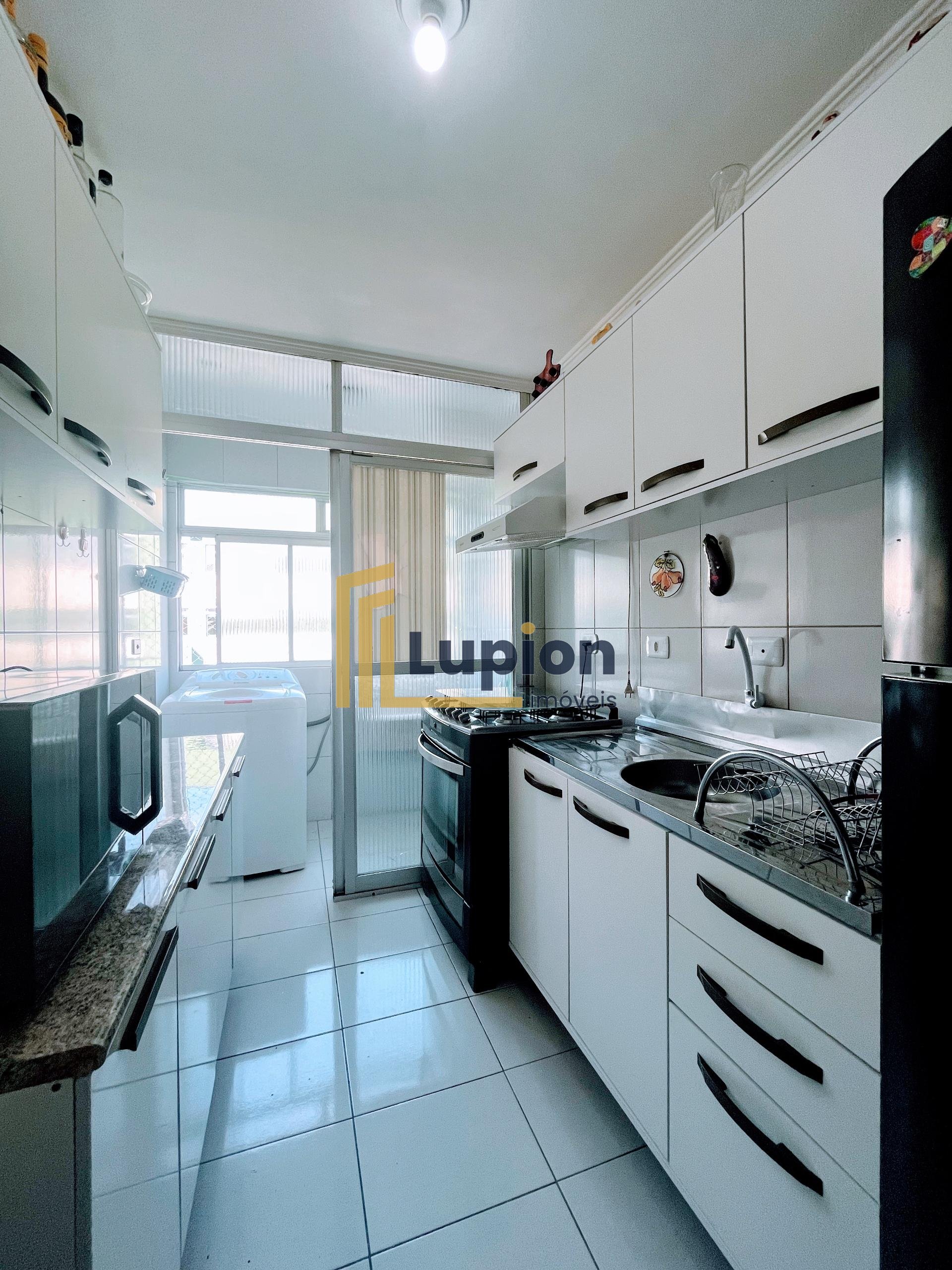 Amplo Apartamento de 2 quartos no Xaxim, oportunidade única    