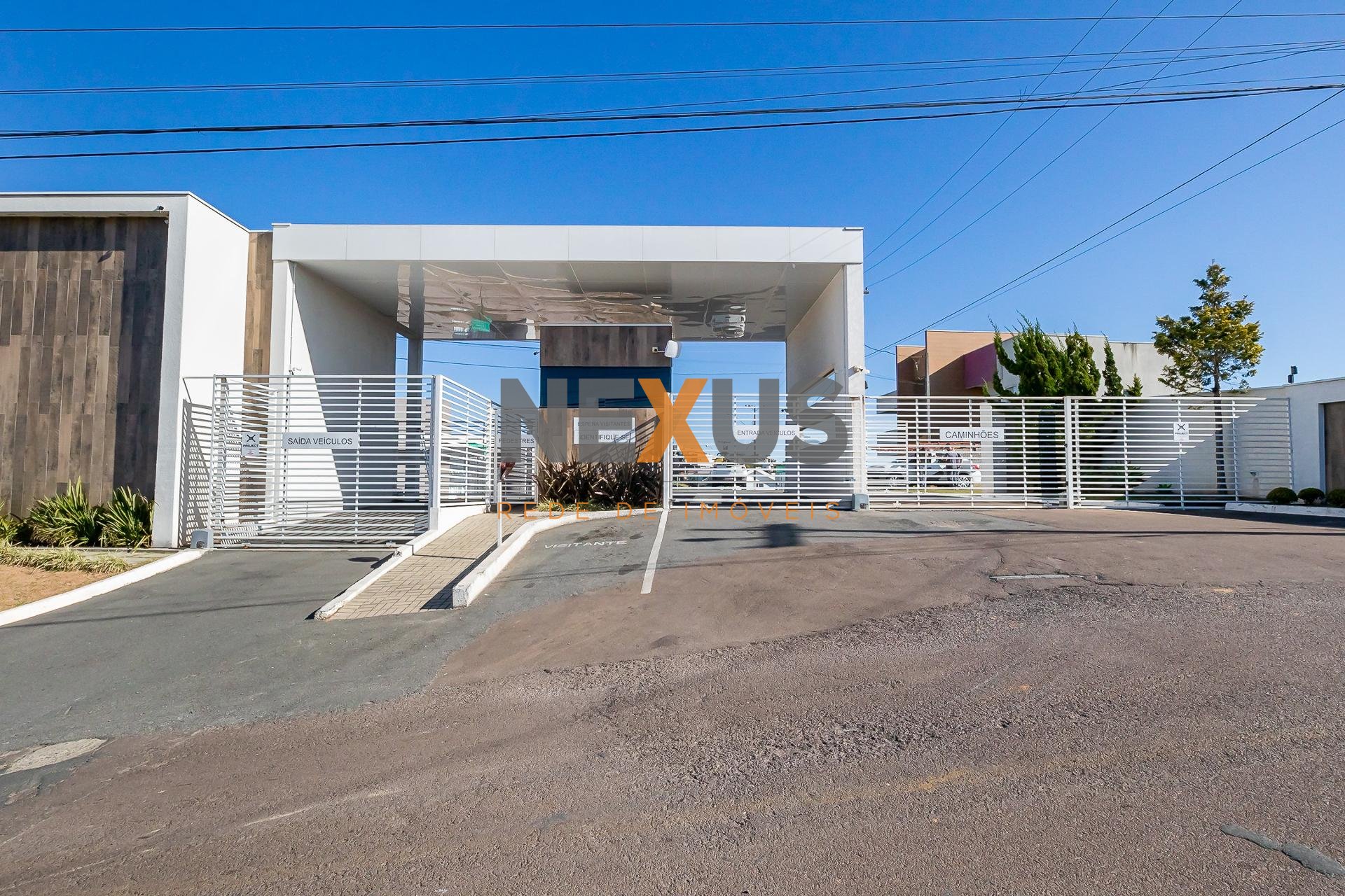 Terreno com 1.052,72 m  em Condomínio Fechado de Alto Padrão a...