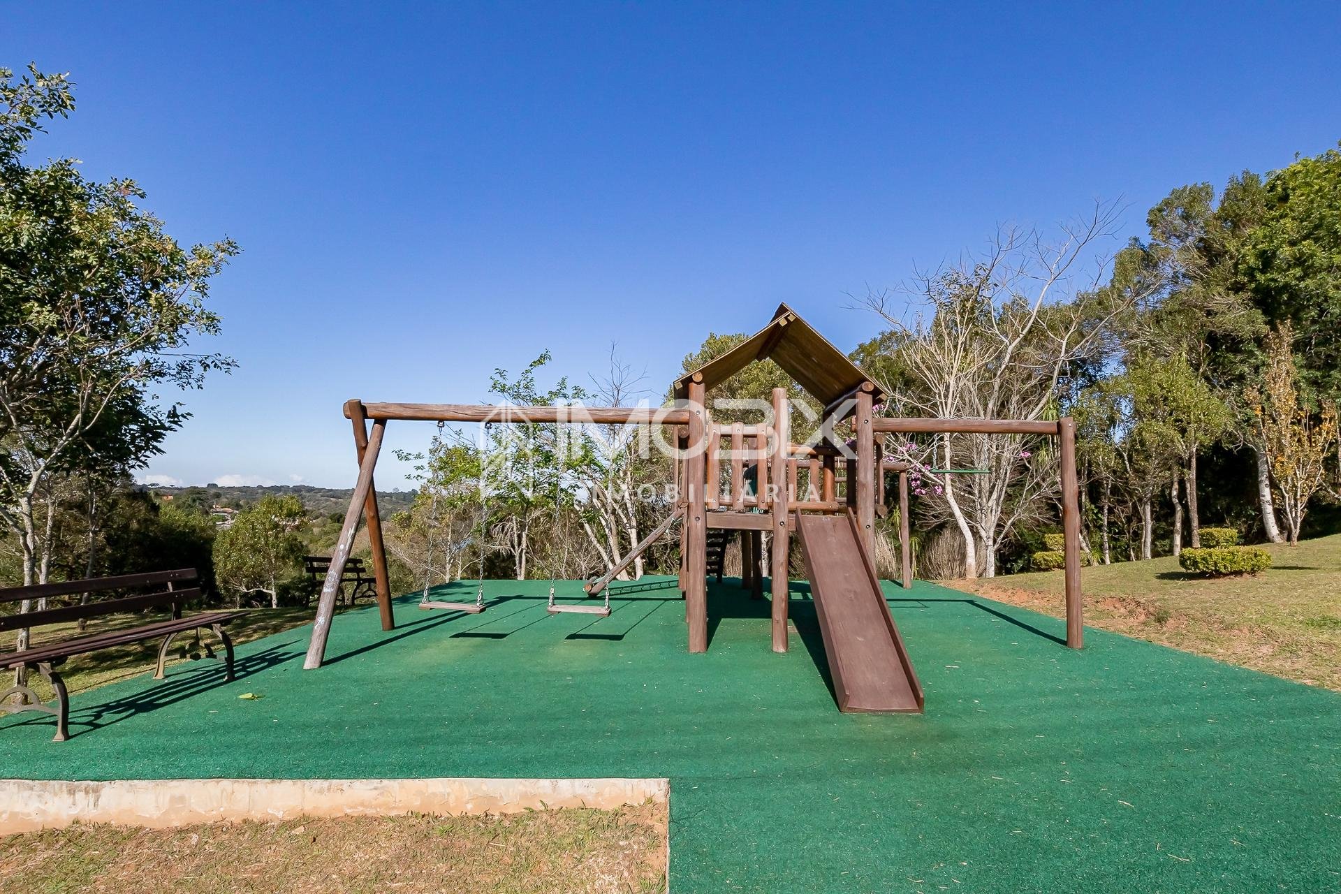 Terreno com 1.052,72 m  em Condomínio Fechado de Alto Padrão a...