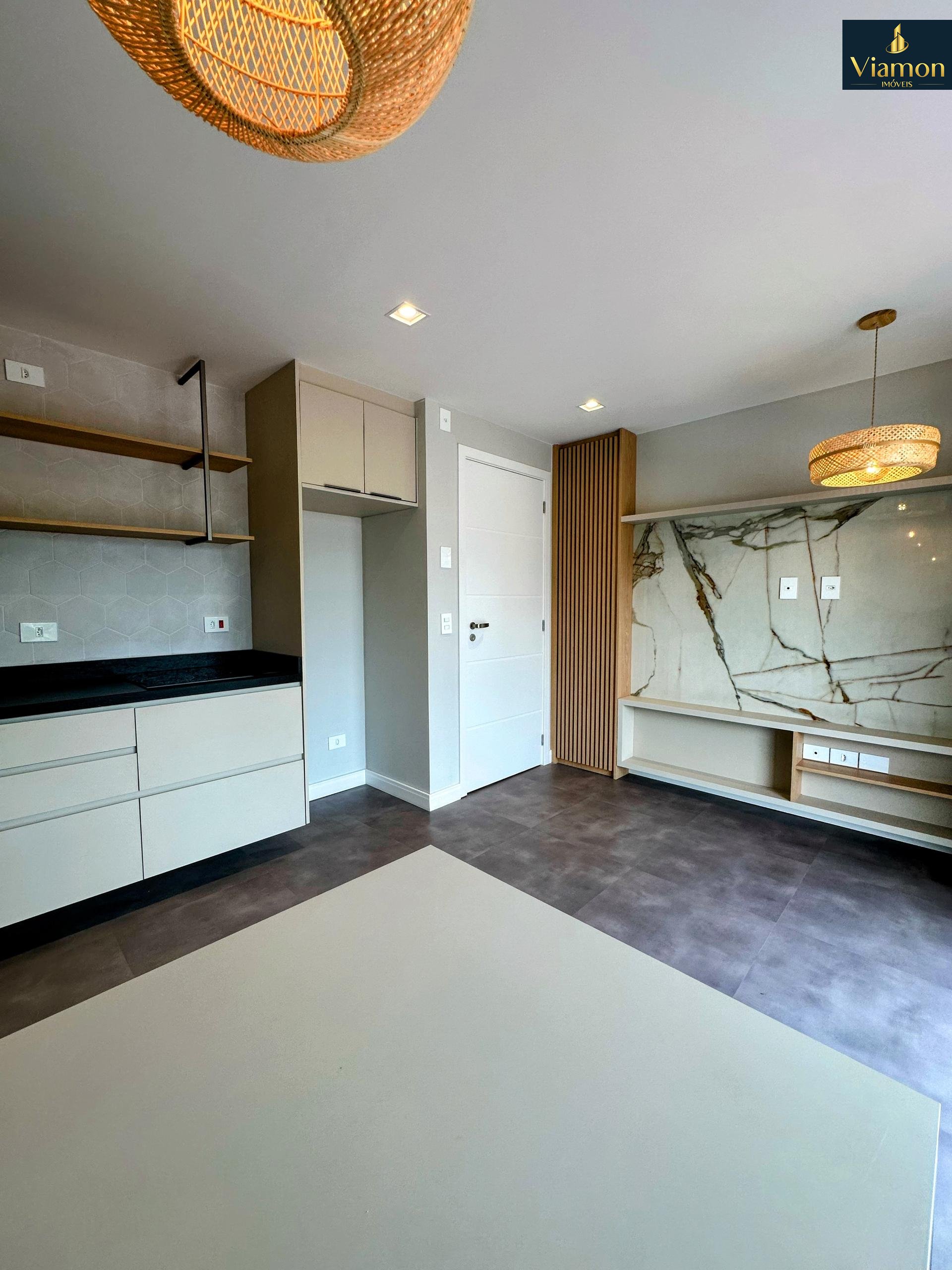 Studios na Vila Izabel, metragem diferenciada e sacada ampla c...