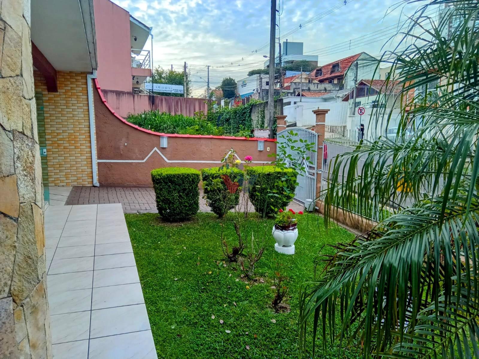 Residência Térrea no Portão a 100 metros da Arthur Bernardes