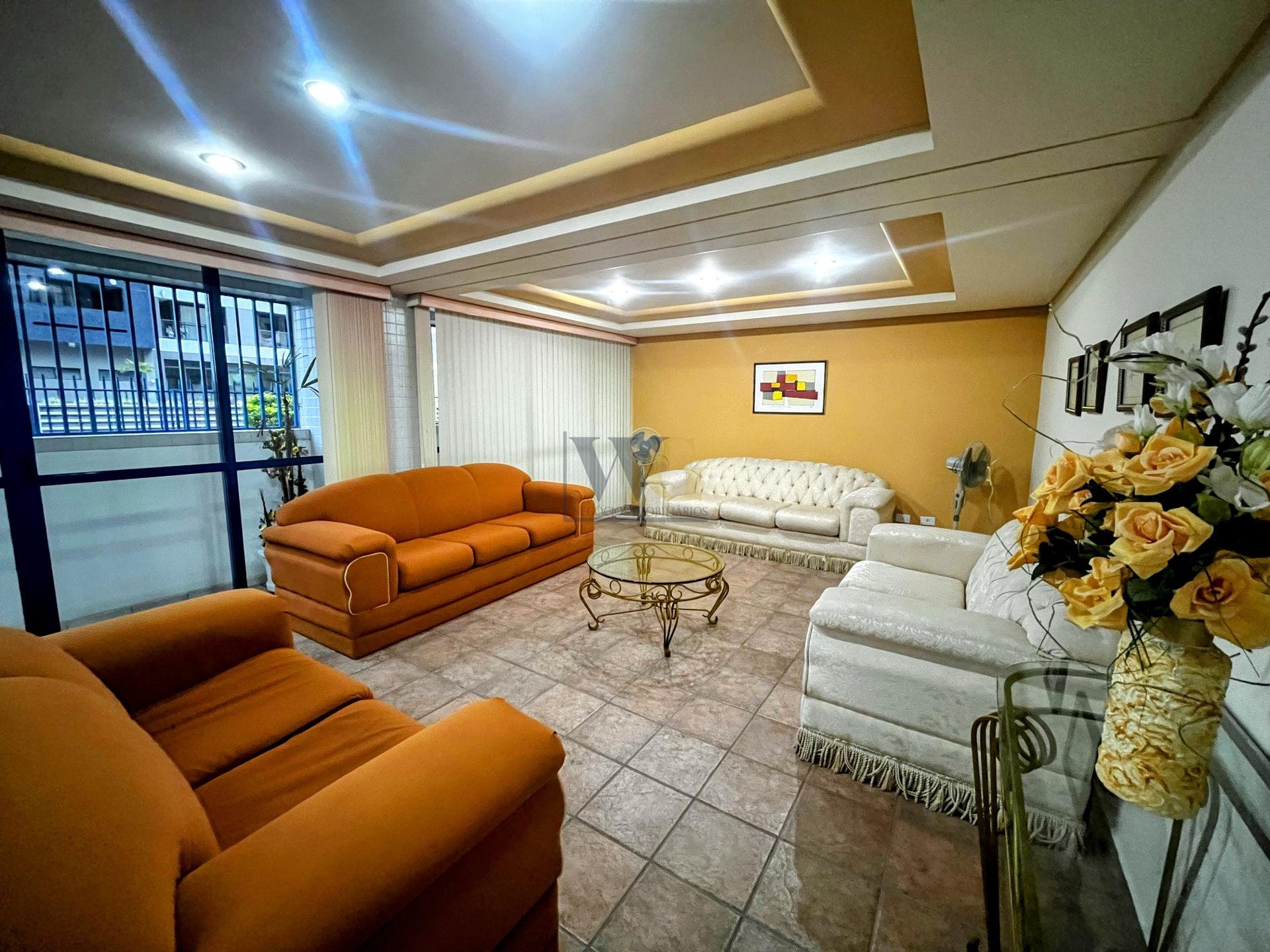 Apartamento 3 quartos com suíte no Bigorrilho em andar alto   