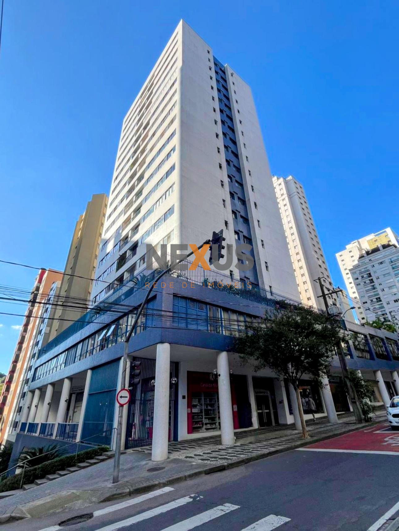 Apartamento 3 quartos com suíte no Bigorrilho em andar alto