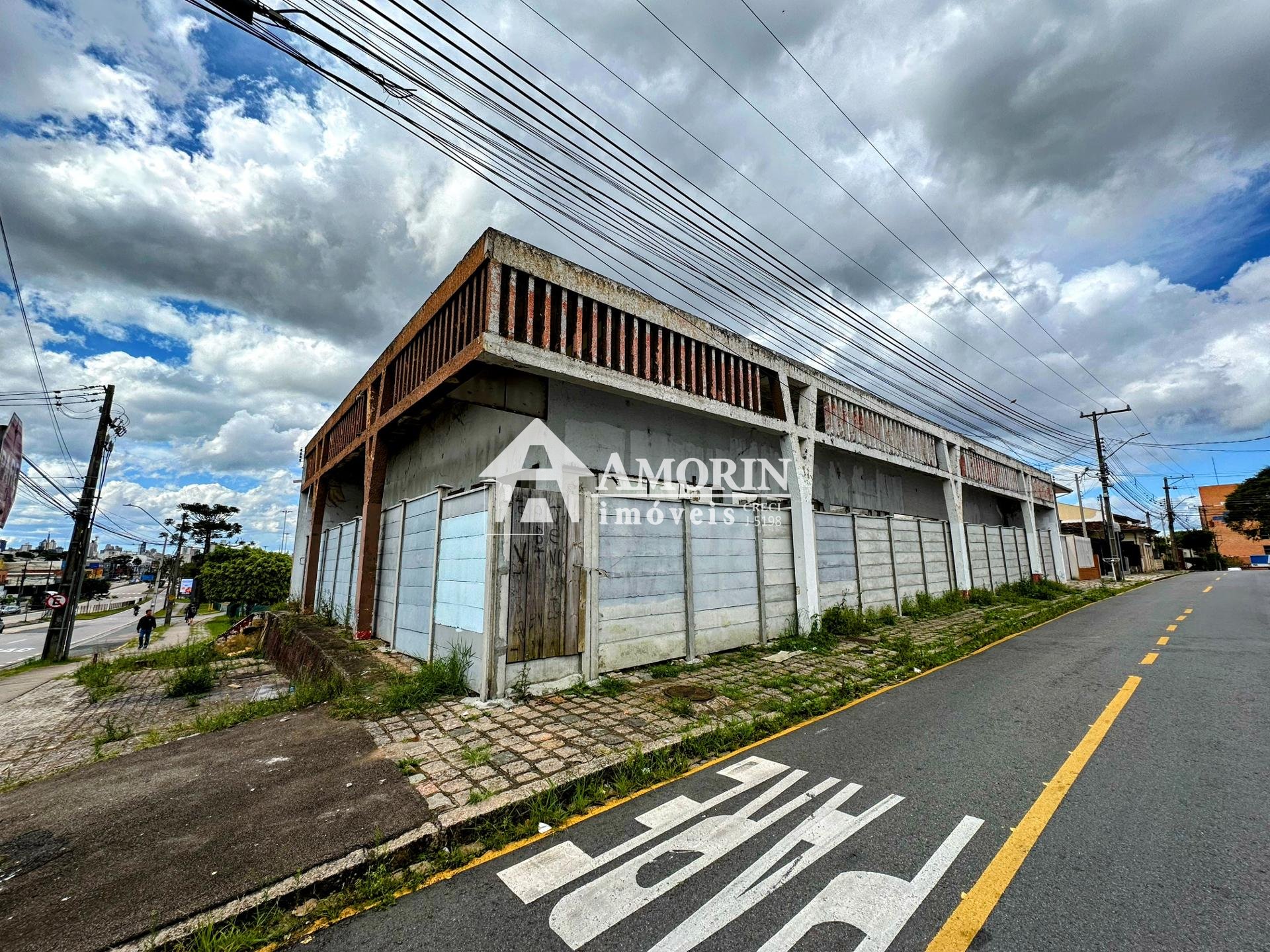 Imóvel Comercial de Esquina ao Lado do Carrefour Parolin