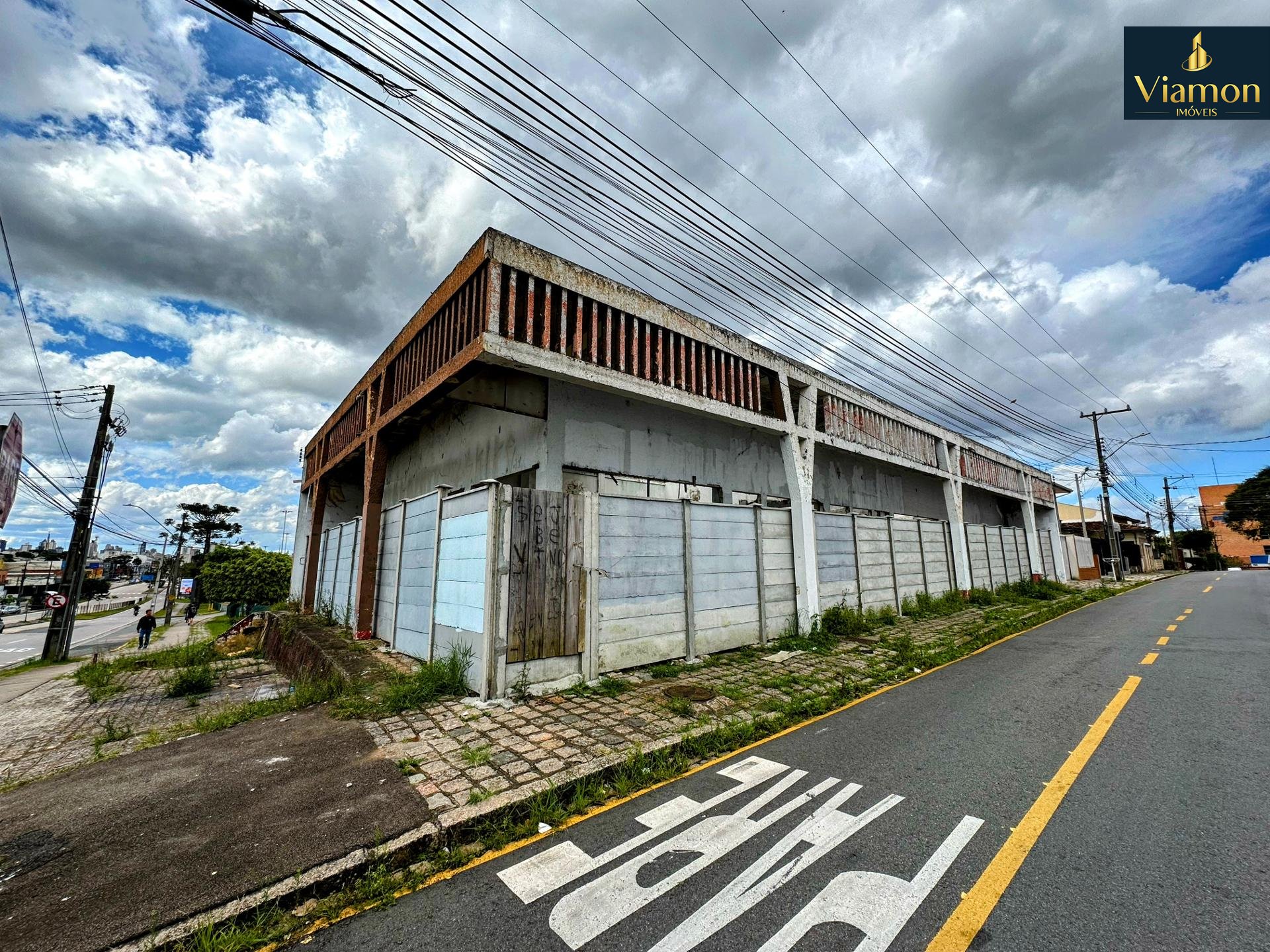 Imóvel Comercial de Esquina ao Lado do Carrefour Parolin