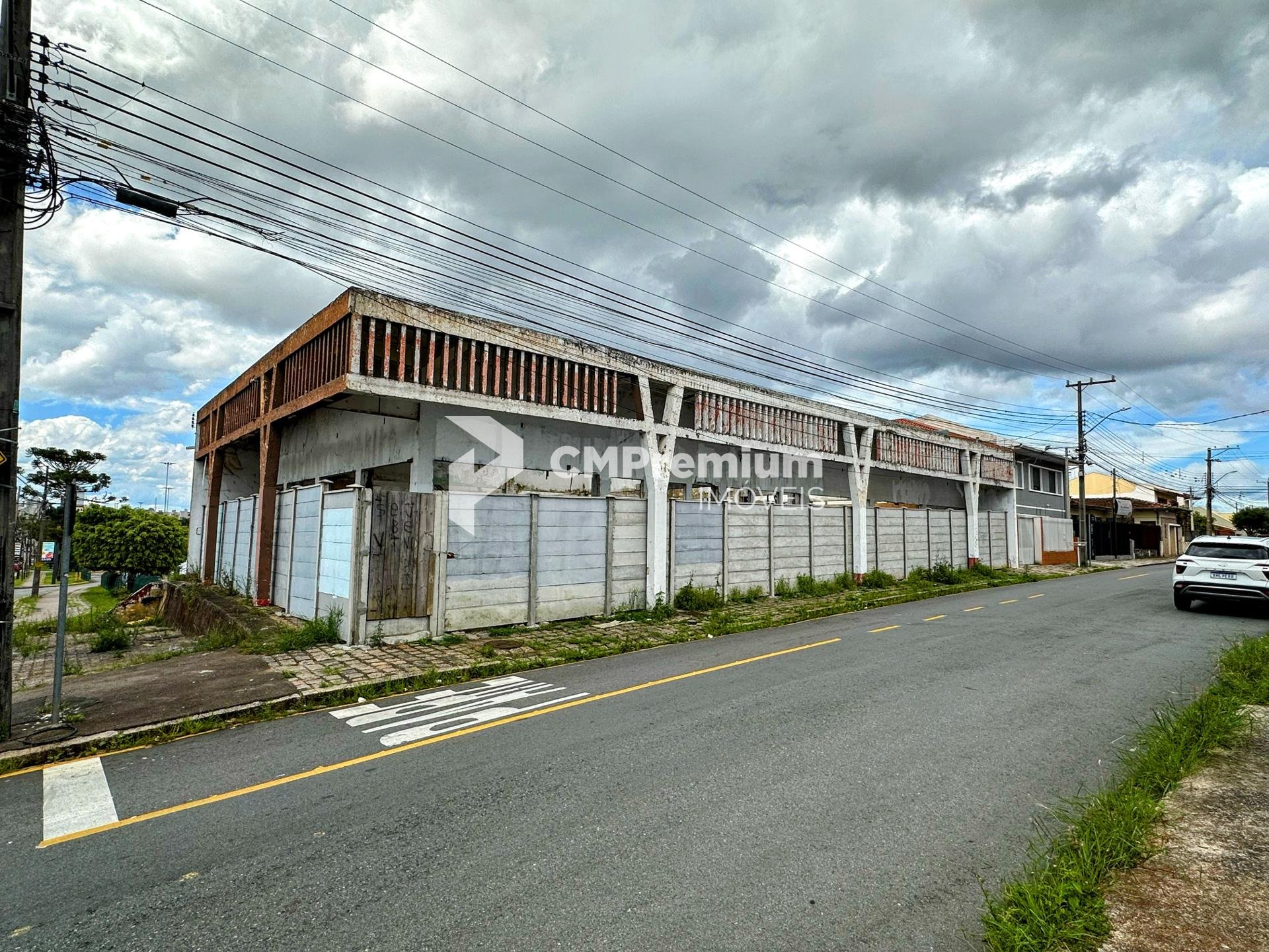 Imóvel Comercial de Esquina ao Lado do Carrefour Parolin