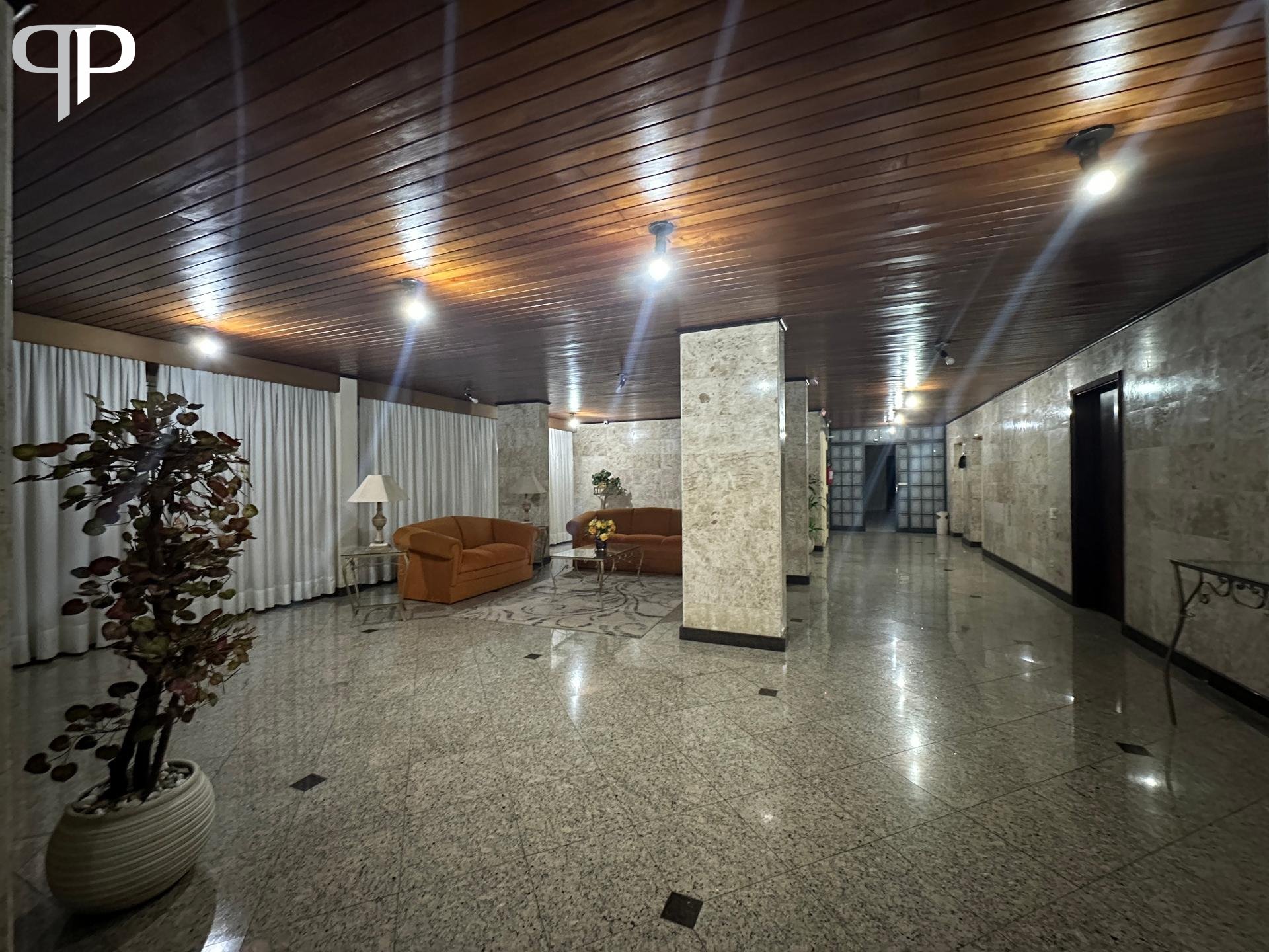 Amplo Apartamento com 125,96 m  privativos no Bigorrilho   