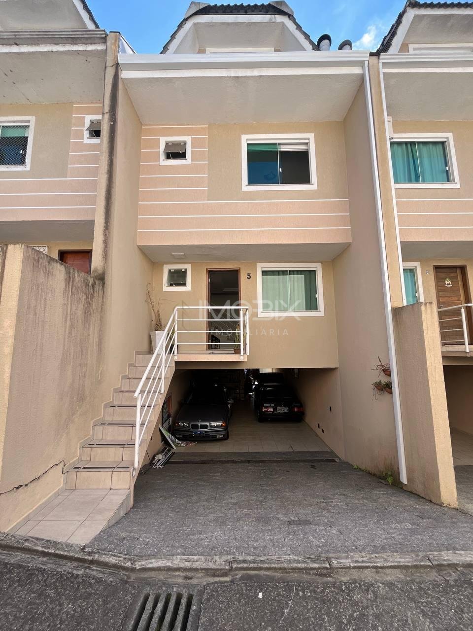Sobrado triplex no Bairro Alto com garden, espaço gourmet e sa...