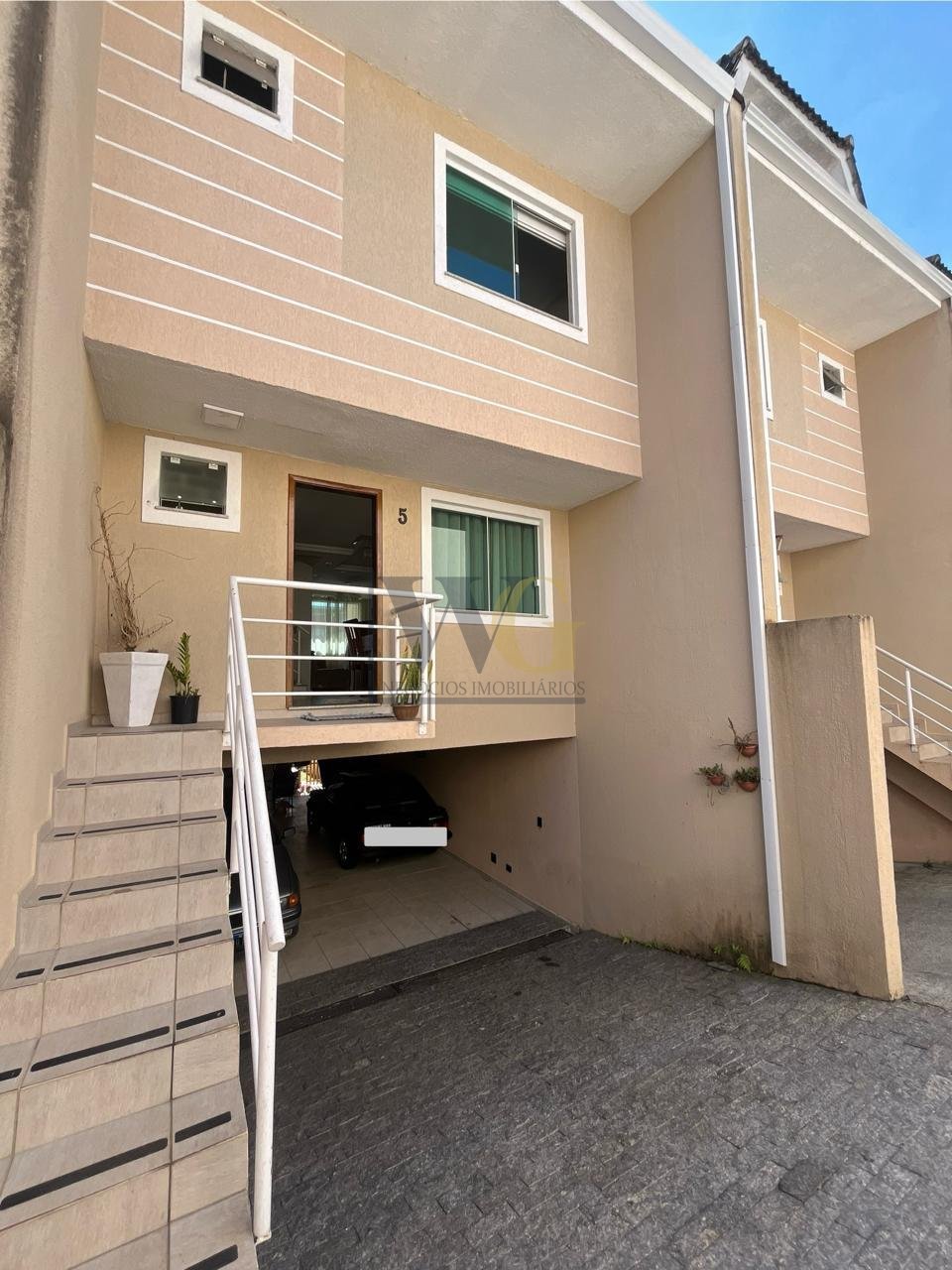 Sobrado triplex no Bairro Alto com garden, espaço gourmet e sa...