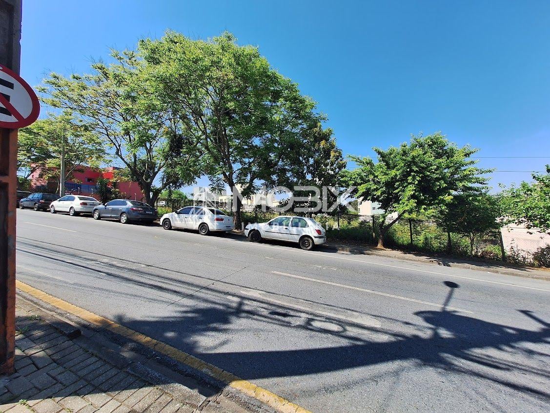 Sobrado Duplex no Bairro Uberaba, com ótima localização   CURI...