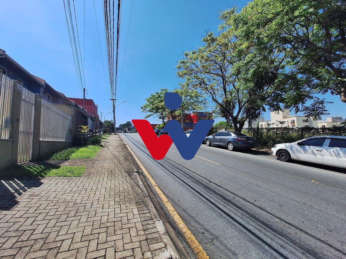 Sobrado Duplex no Bairro Uberaba, com ótima localização   CURI...