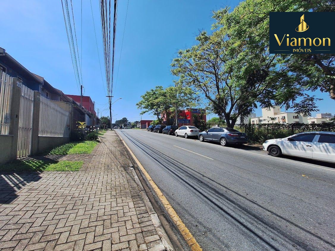 Sobrado Duplex no Bairro Uberaba, com ótima localização   CURI...