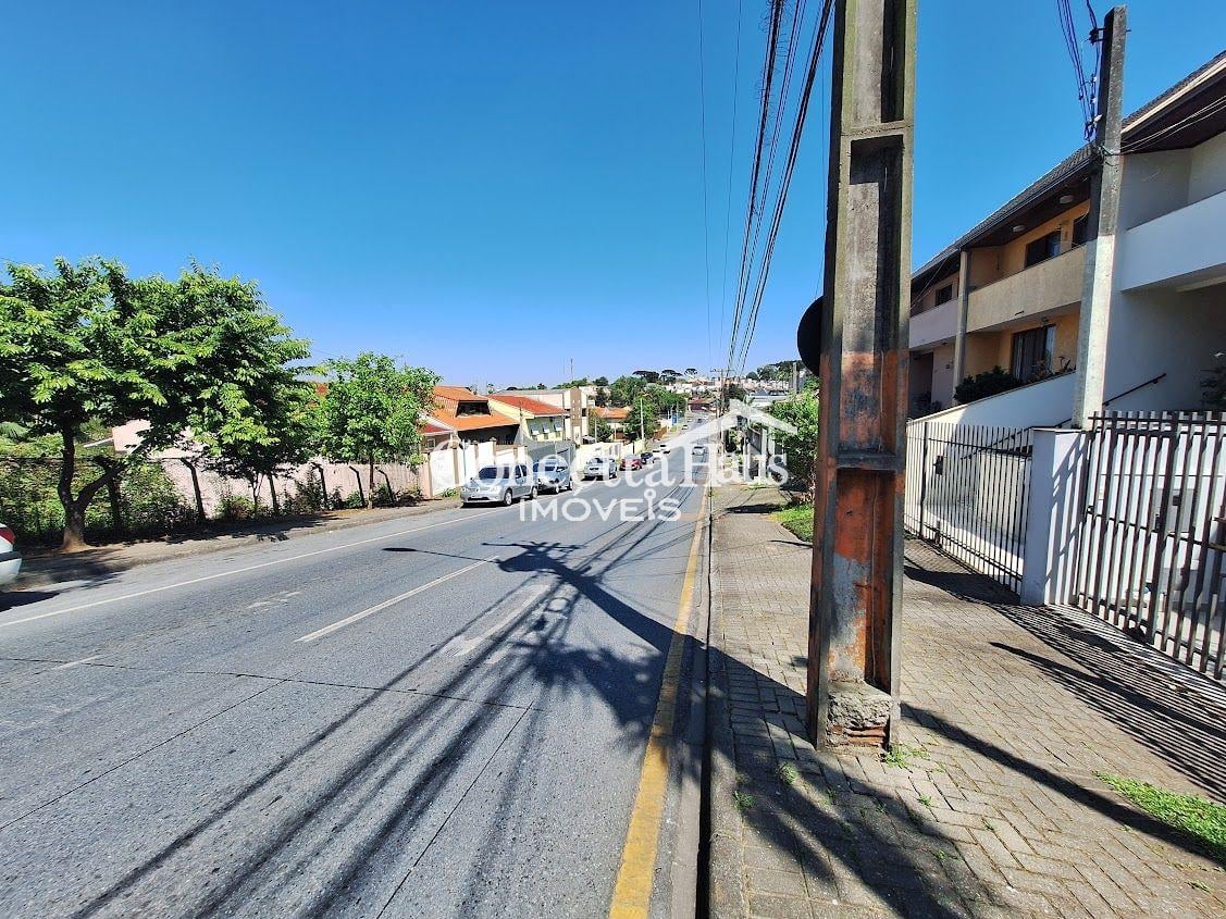 Sobrado Duplex no Bairro Uberaba, com ótima localização   CURI...
