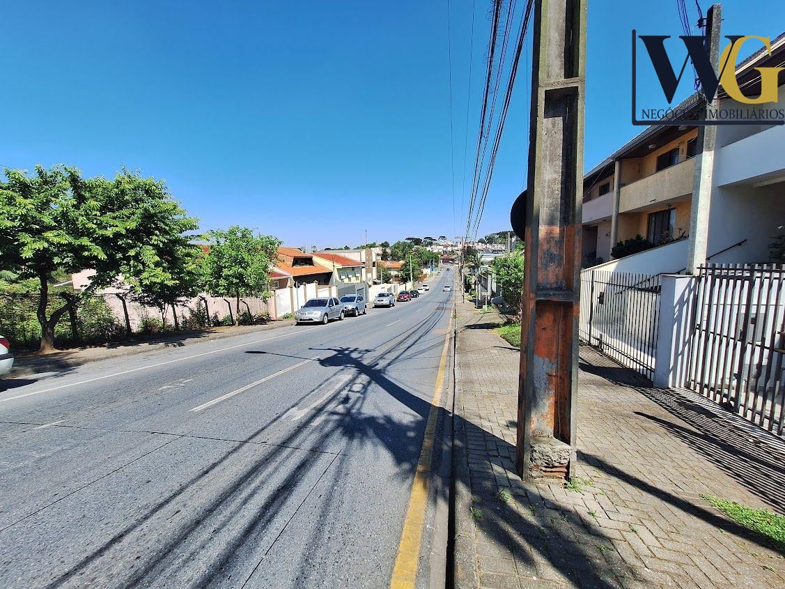 Sobrado Duplex no Bairro Uberaba, com ótima localização   CURI...