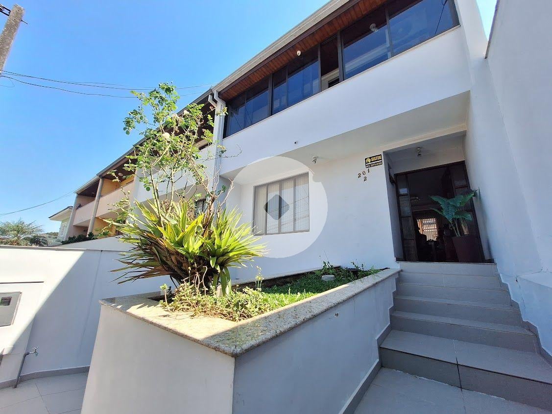 Sobrado Duplex no Bairro Uberaba, com ótima localização   CURITIBA - PR