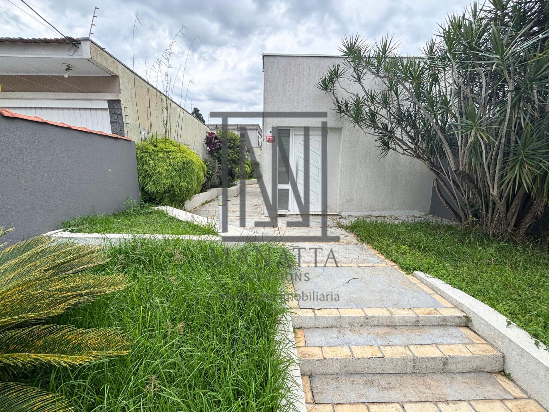 Casa à venda ou para locação de Alto Padrão, Bairro Ahú, CURIT...