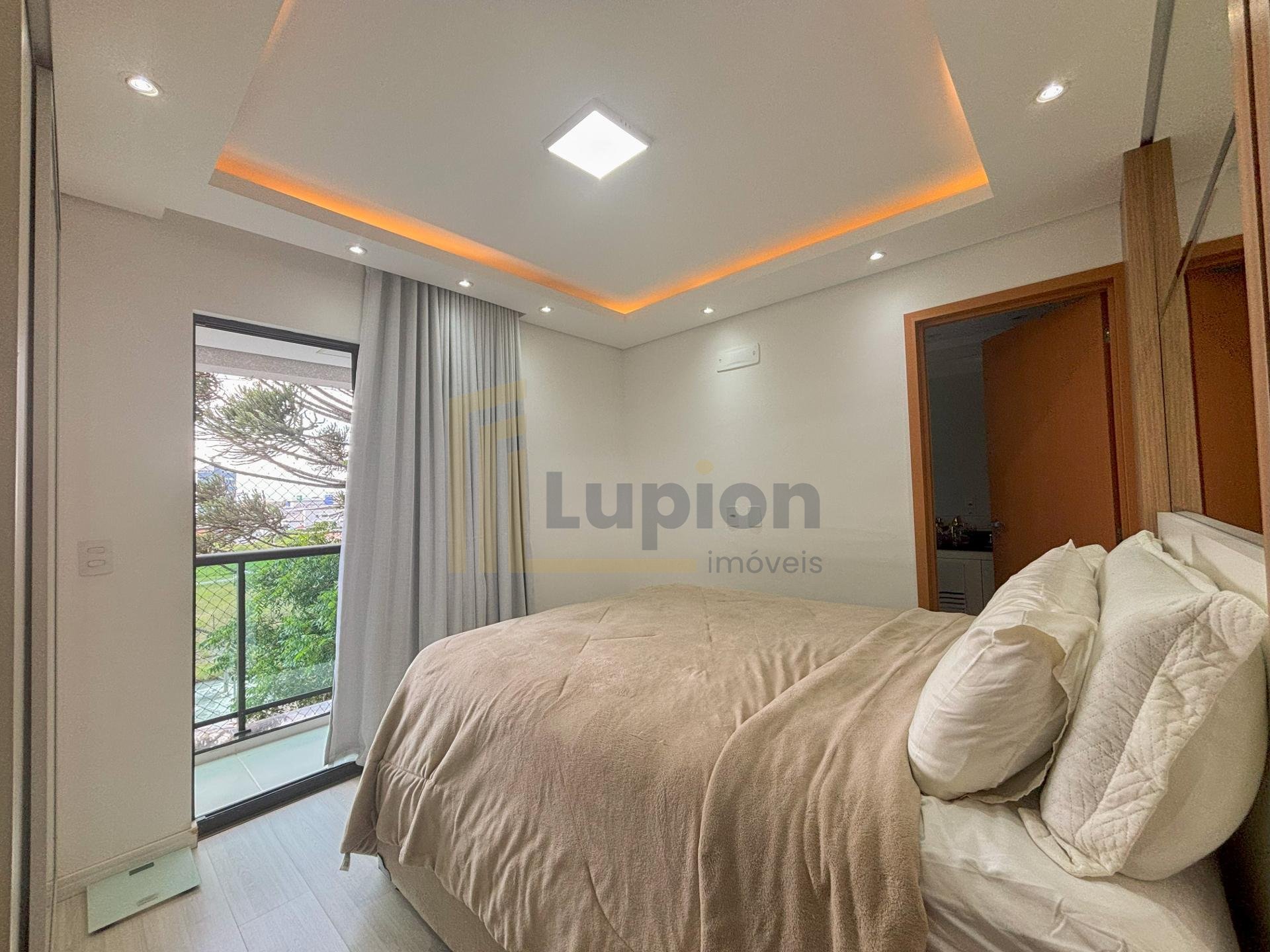 Apartamento de Alto Padrão à Venda em Pinhais | 82 m , Mobilia...