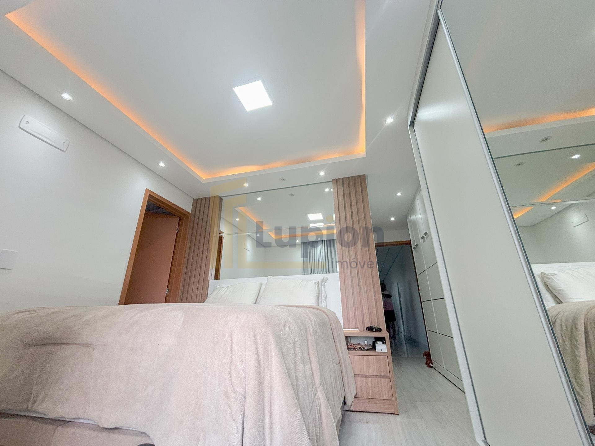 Apartamento de Alto Padrão à Venda em Pinhais | 82 m , Mobilia...
