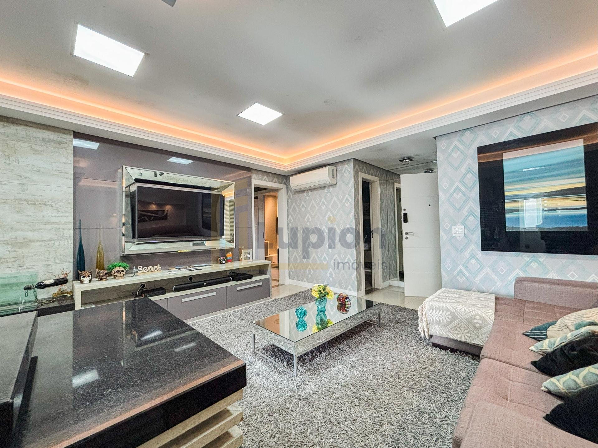 Exclusividade e Luxo  Apartamento Porteira Fechada em Balneári...