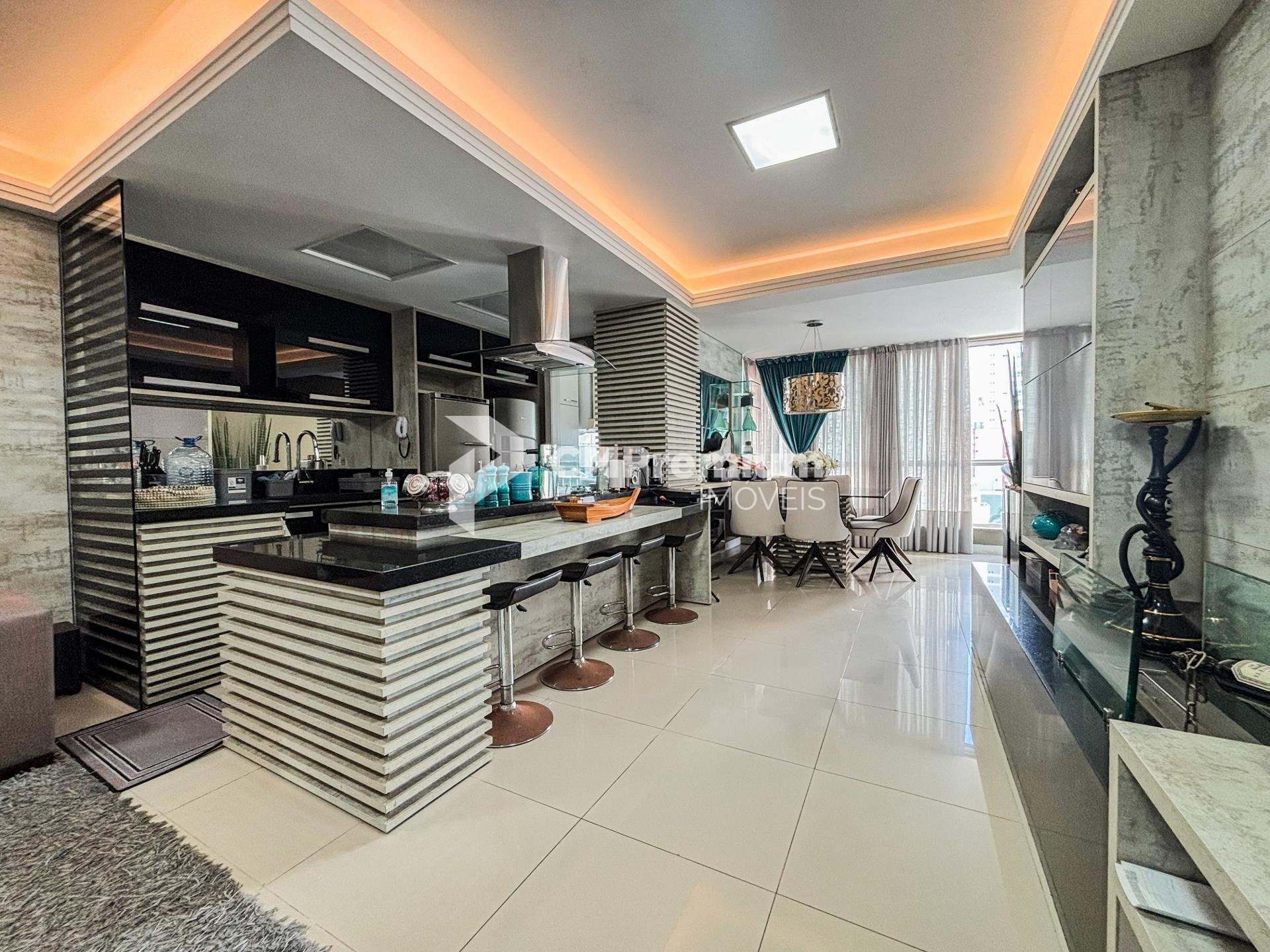 Exclusividade e Luxo  Apartamento Porteira Fechada em Balneári...