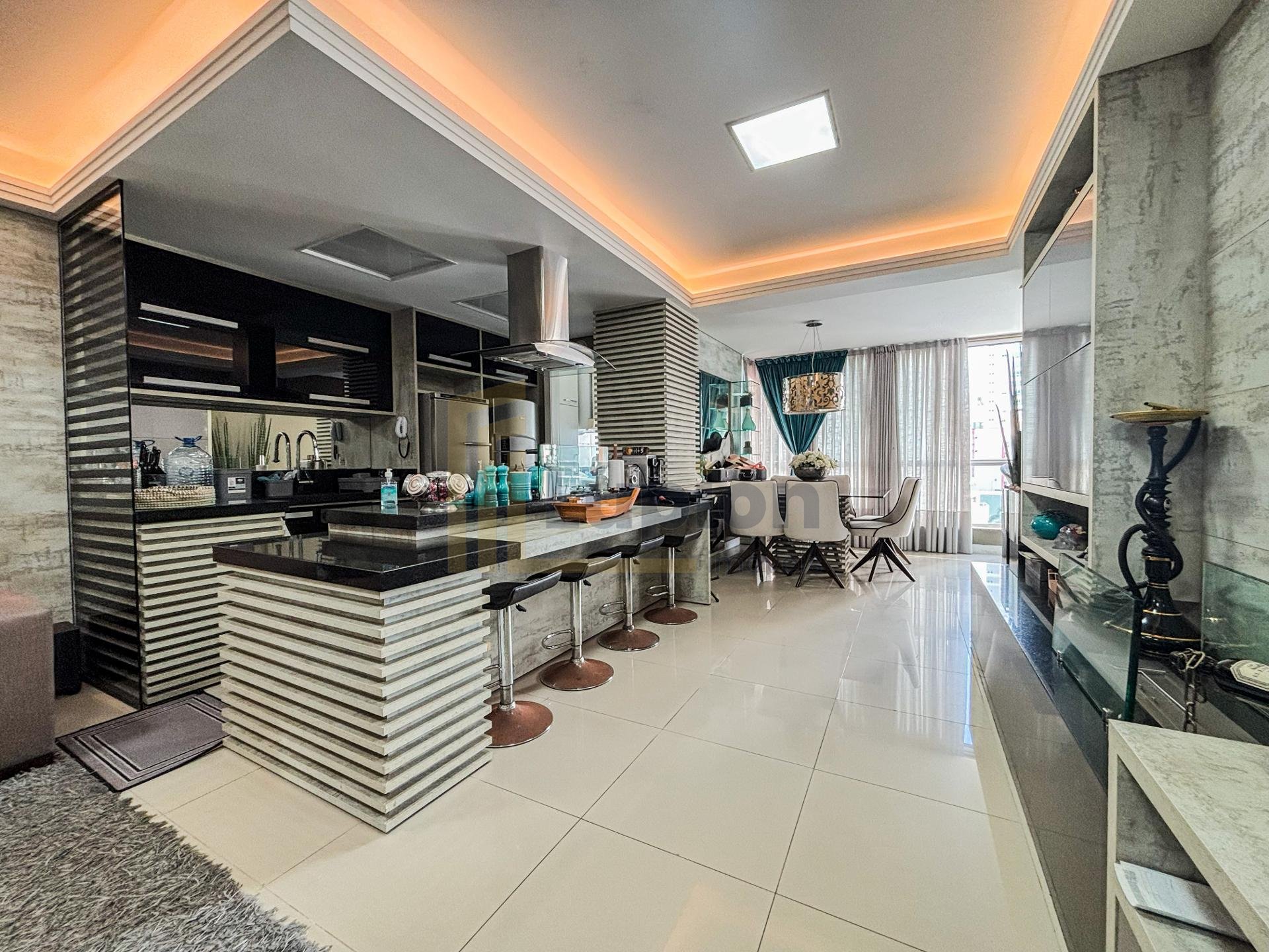 Exclusividade e Luxo  Apartamento Porteira Fechada em Balneári...
