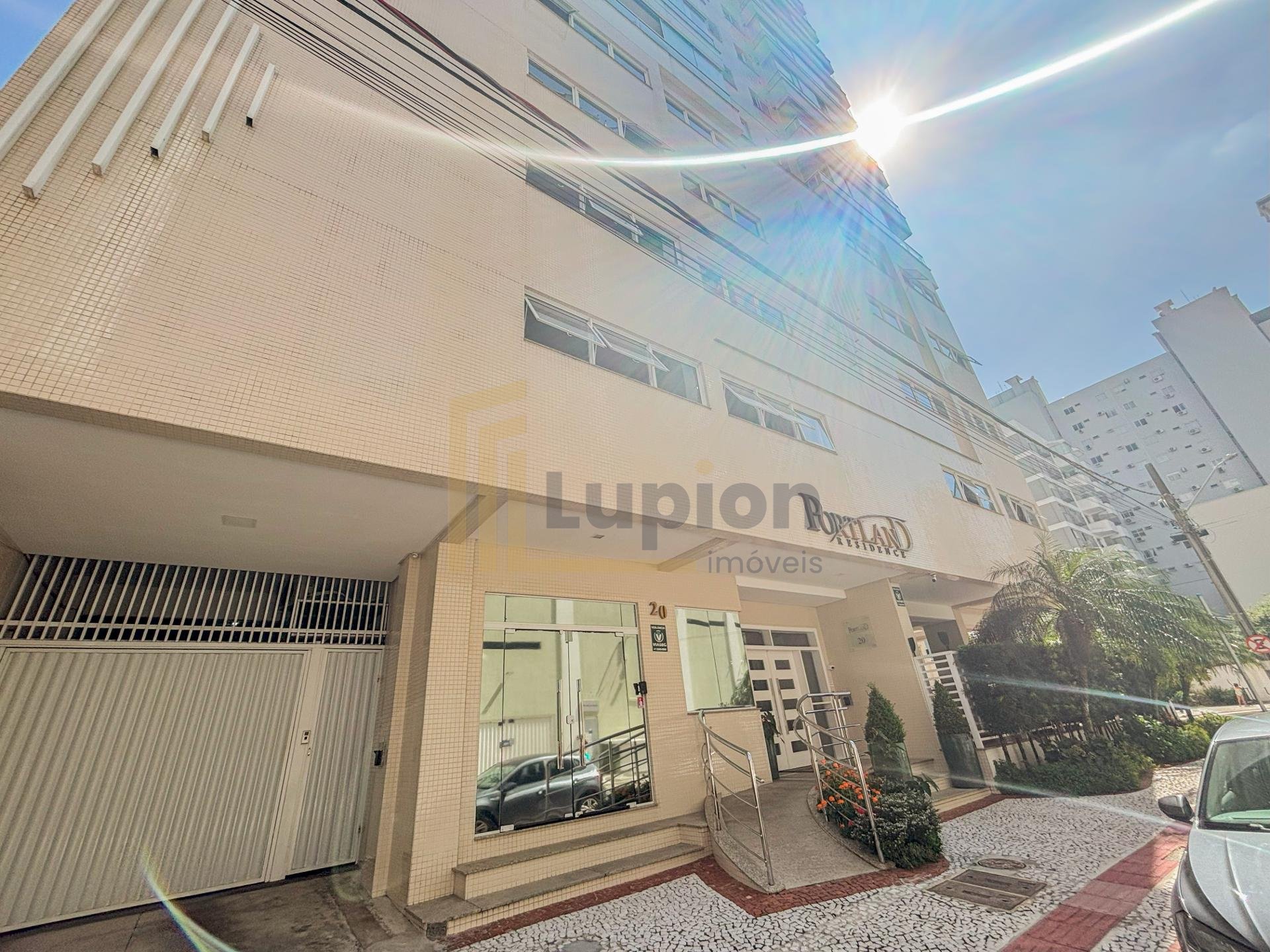 Exclusividade e Luxo  Apartamento Porteira Fechada em Balneári...