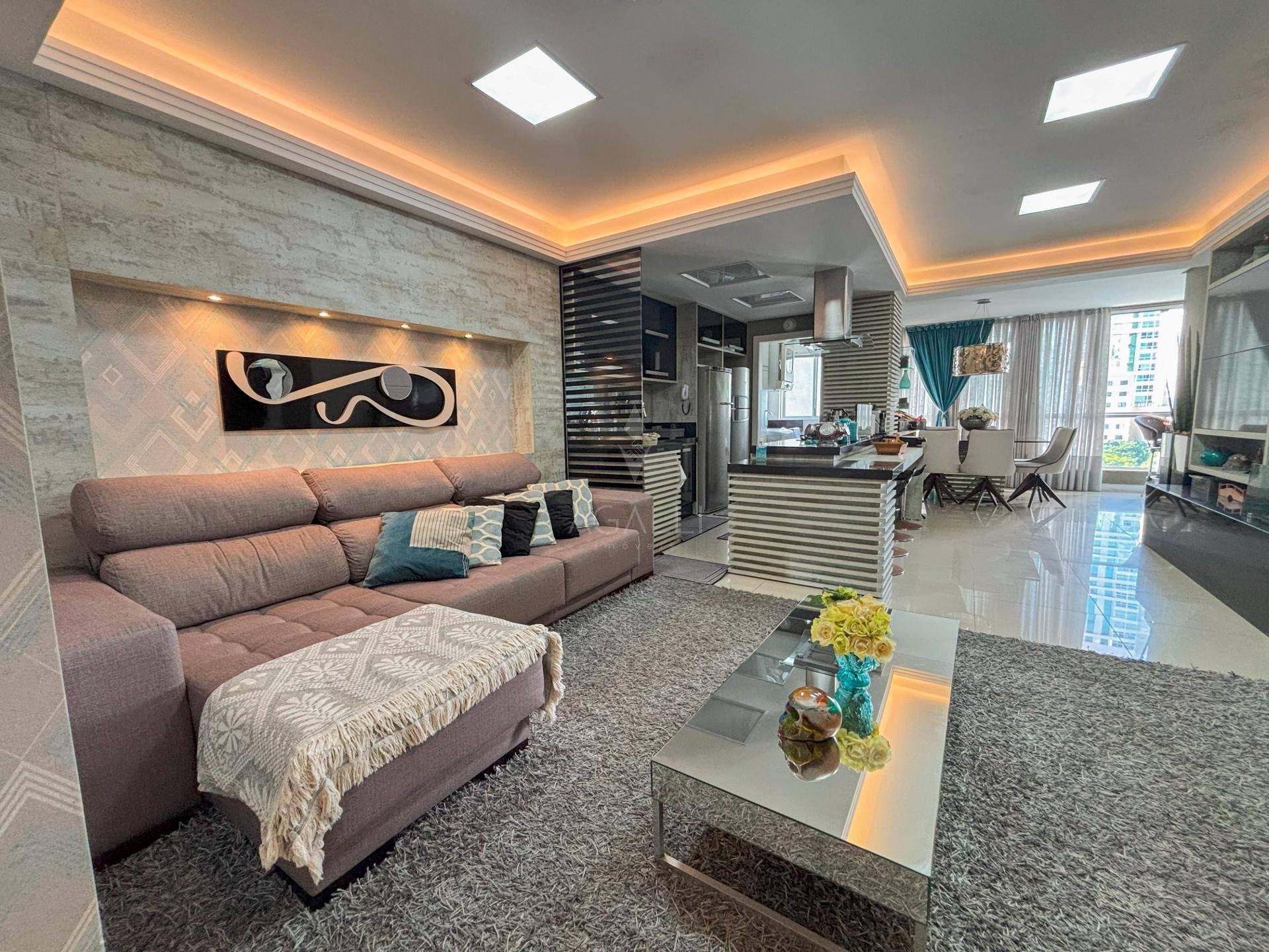 Exclusividade e Luxo  Apartamento Porteira Fechada em Balneári...