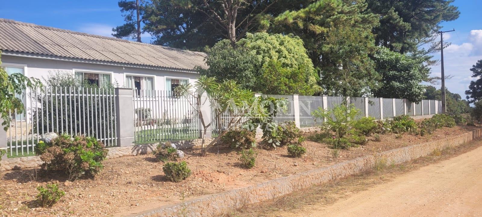 Chácara com 3 casas à venda em Contenda 9.000 m  com bosque e rio