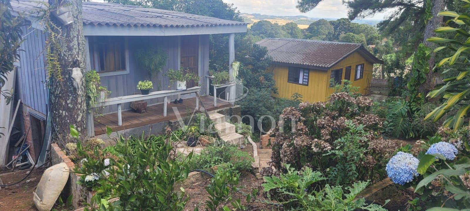 Chácara com 3 casas à venda em Contenda 9.000 m  com bosque e rio