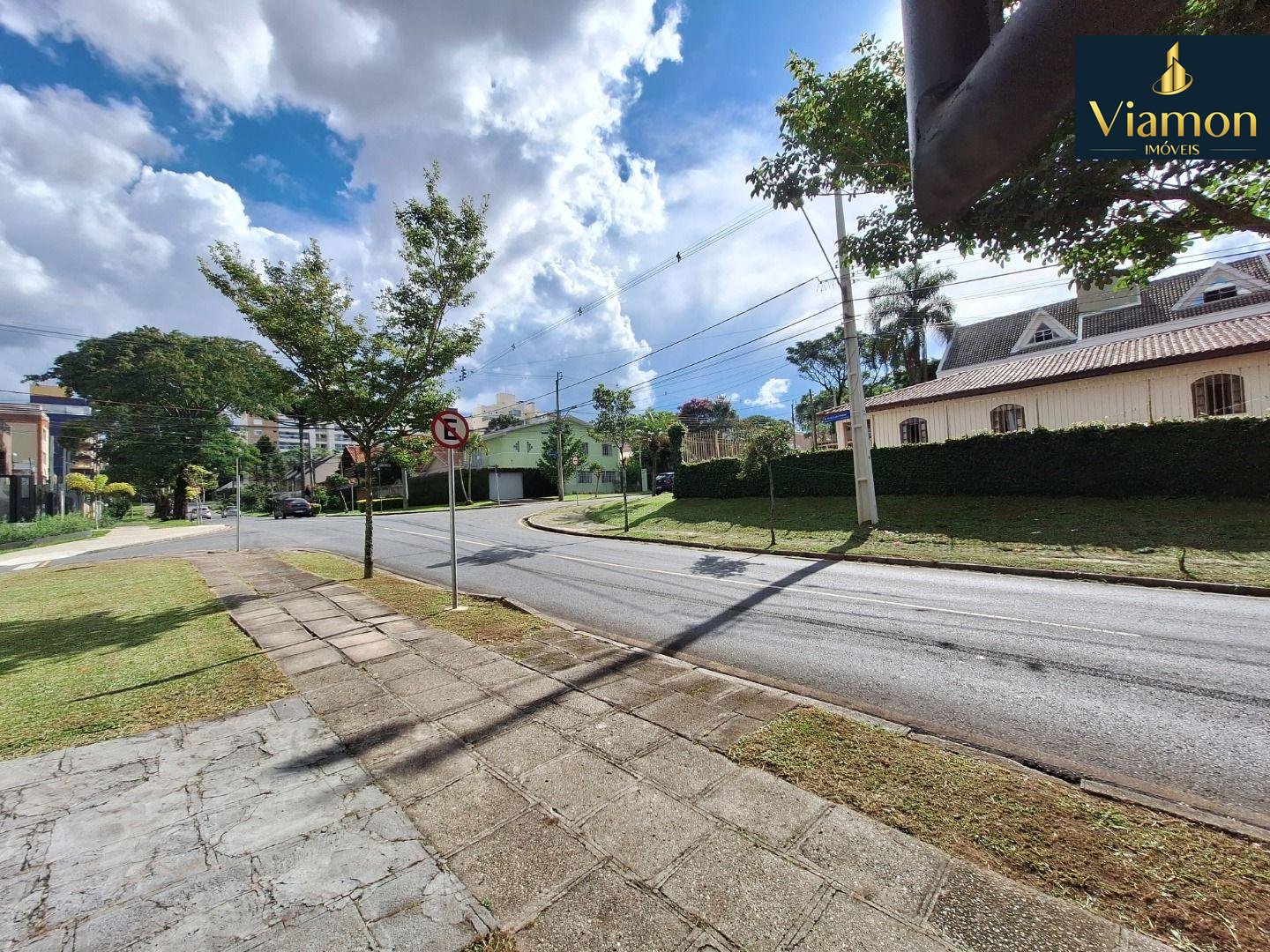 Terreno de Esquina à Venda no Água Verde  416 m  em Localizaç...