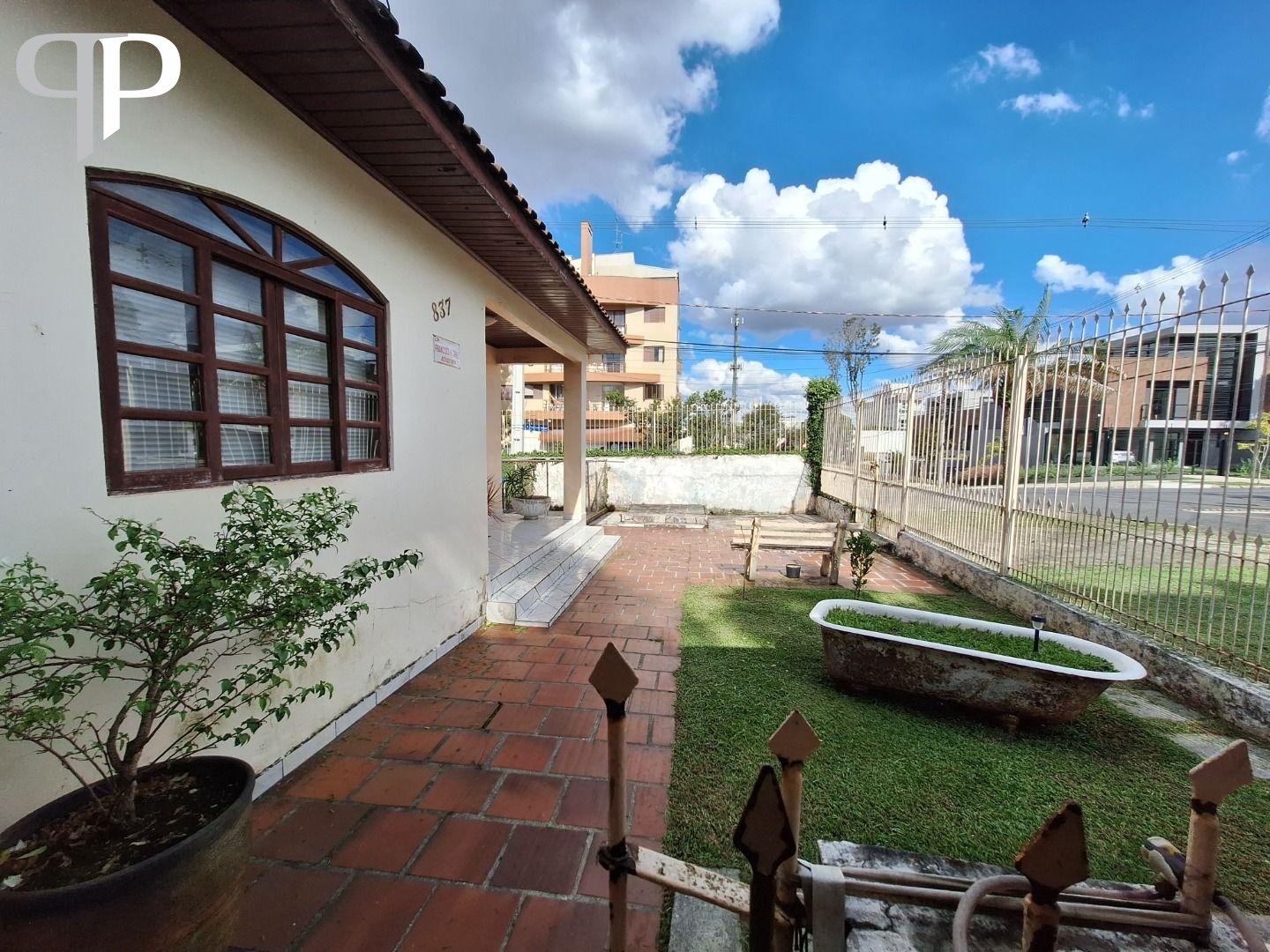Terreno de Esquina à Venda no Água Verde  416 m  em Localizaç...