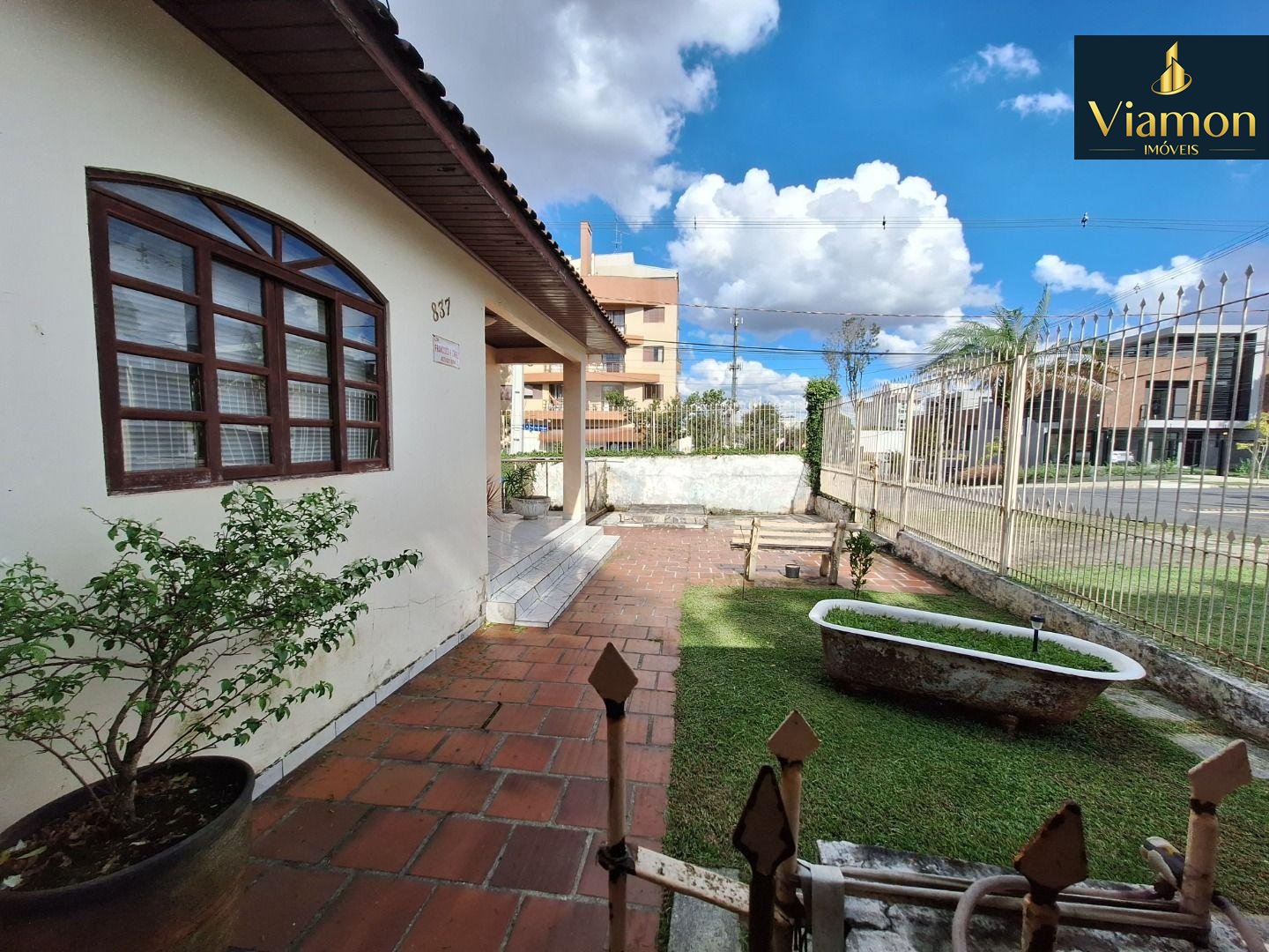 Terreno de Esquina à Venda no Água Verde  416 m  em Localizaç...