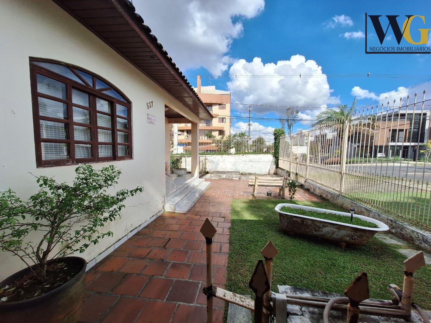 Terreno de Esquina à Venda no Água Verde  416 m  em Localizaç...