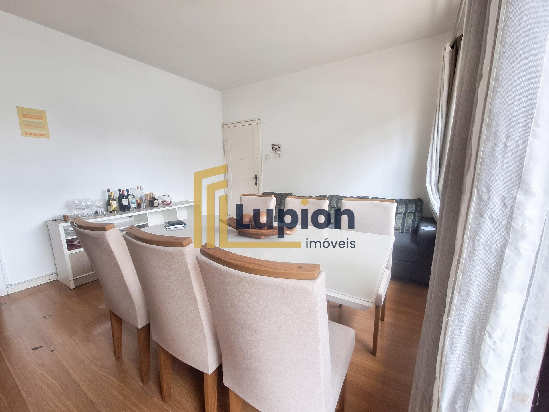 Apartamento Amplo à Venda no Centro de Curitiba  115 m  na Ru...