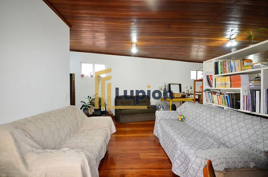 Casa com Galpão em Terreno ZR-2 à Venda | Barreirinha