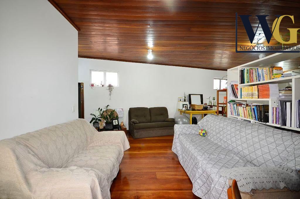 Casa com Galpão em Terreno ZR-2 à Venda | Barreirinha