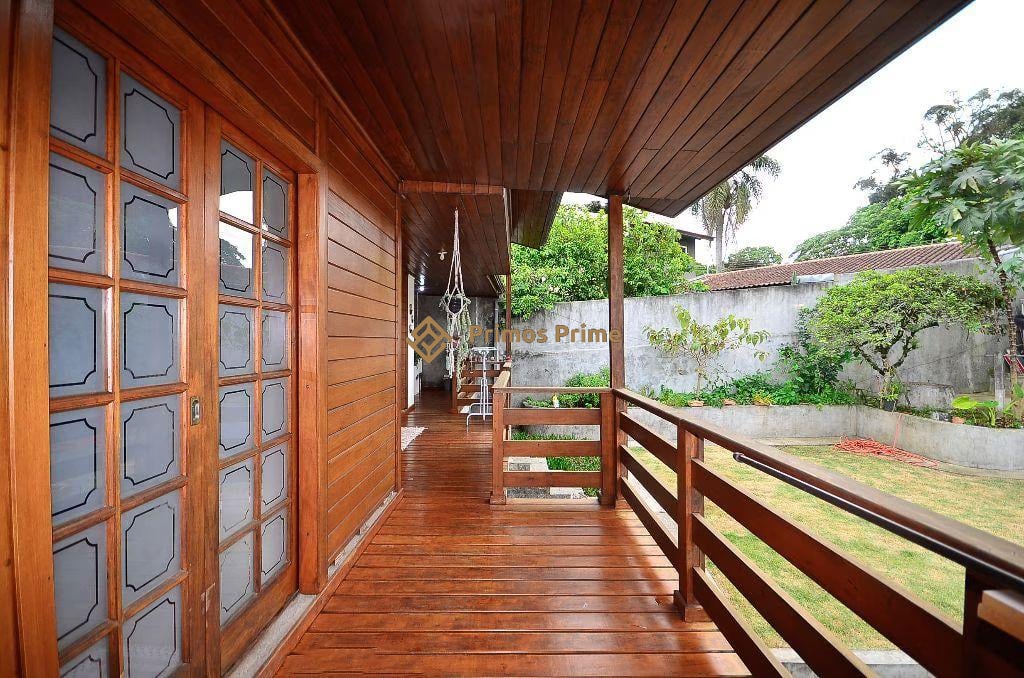 Casa com Galp?o em Terreno ZR-2 ? Venda | Barreirinha