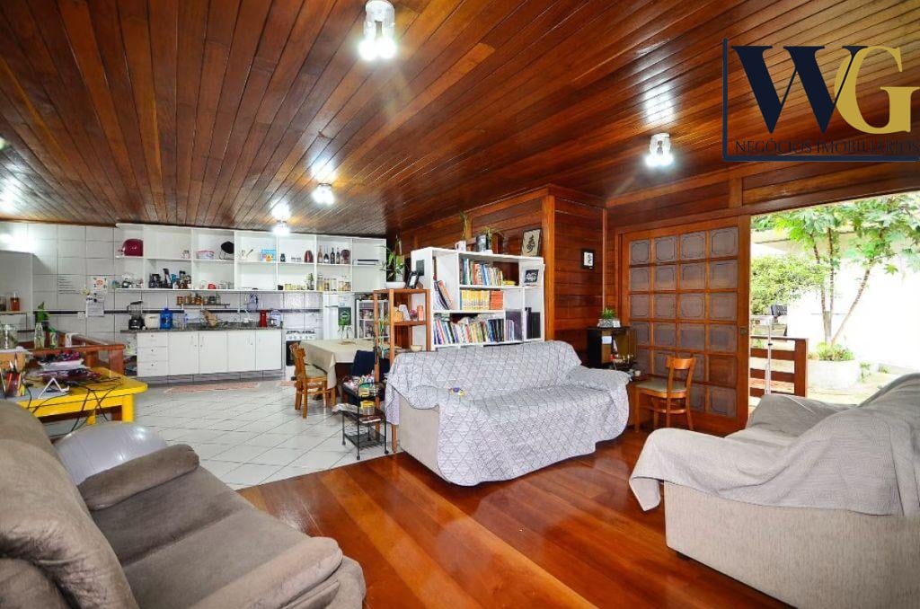 Casa com Galpão em Terreno ZR-2 à Venda | Barreirinha