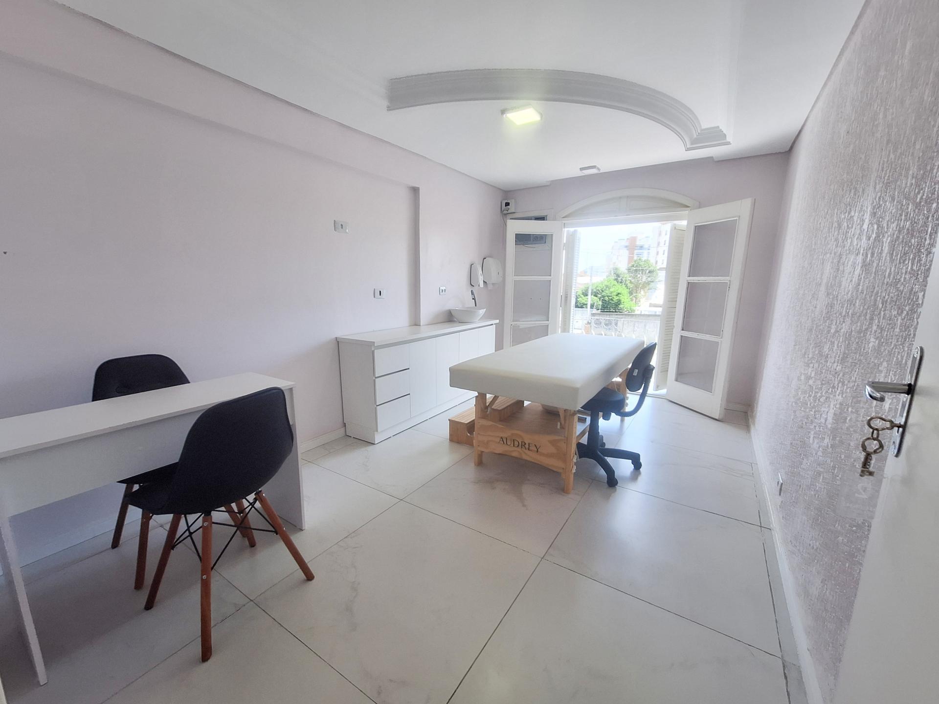 Sala Equipada com Maca e Cadeiras para Locação no Centro Clíni...