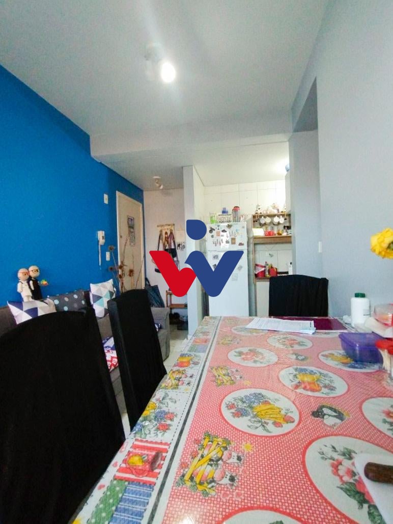 Apartamento térreo à venda em Colombo com 3 quartos próximo ao...