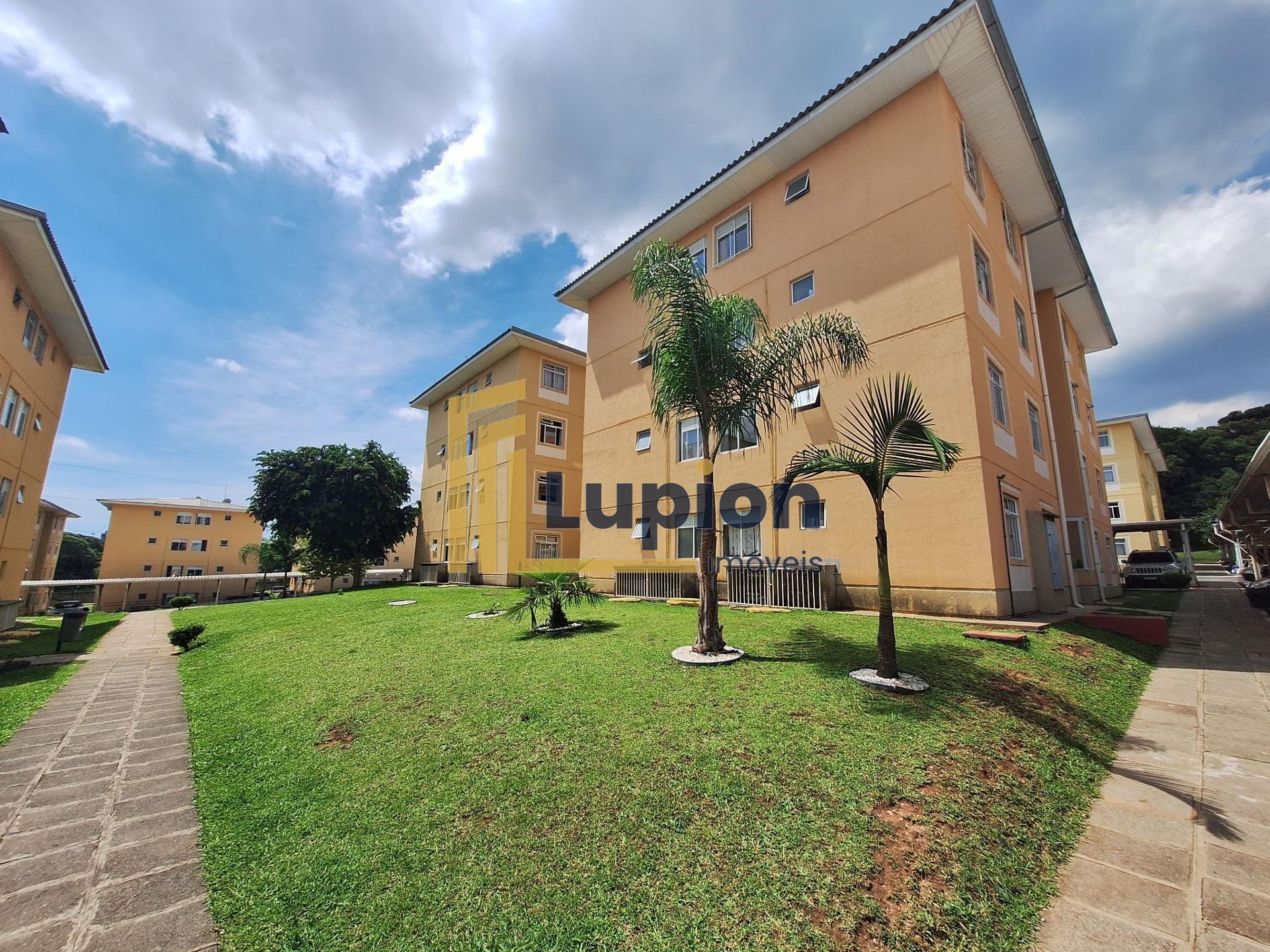 Apartamento Semi Mobiliado com 2 Quartos à Venda no Residencia...