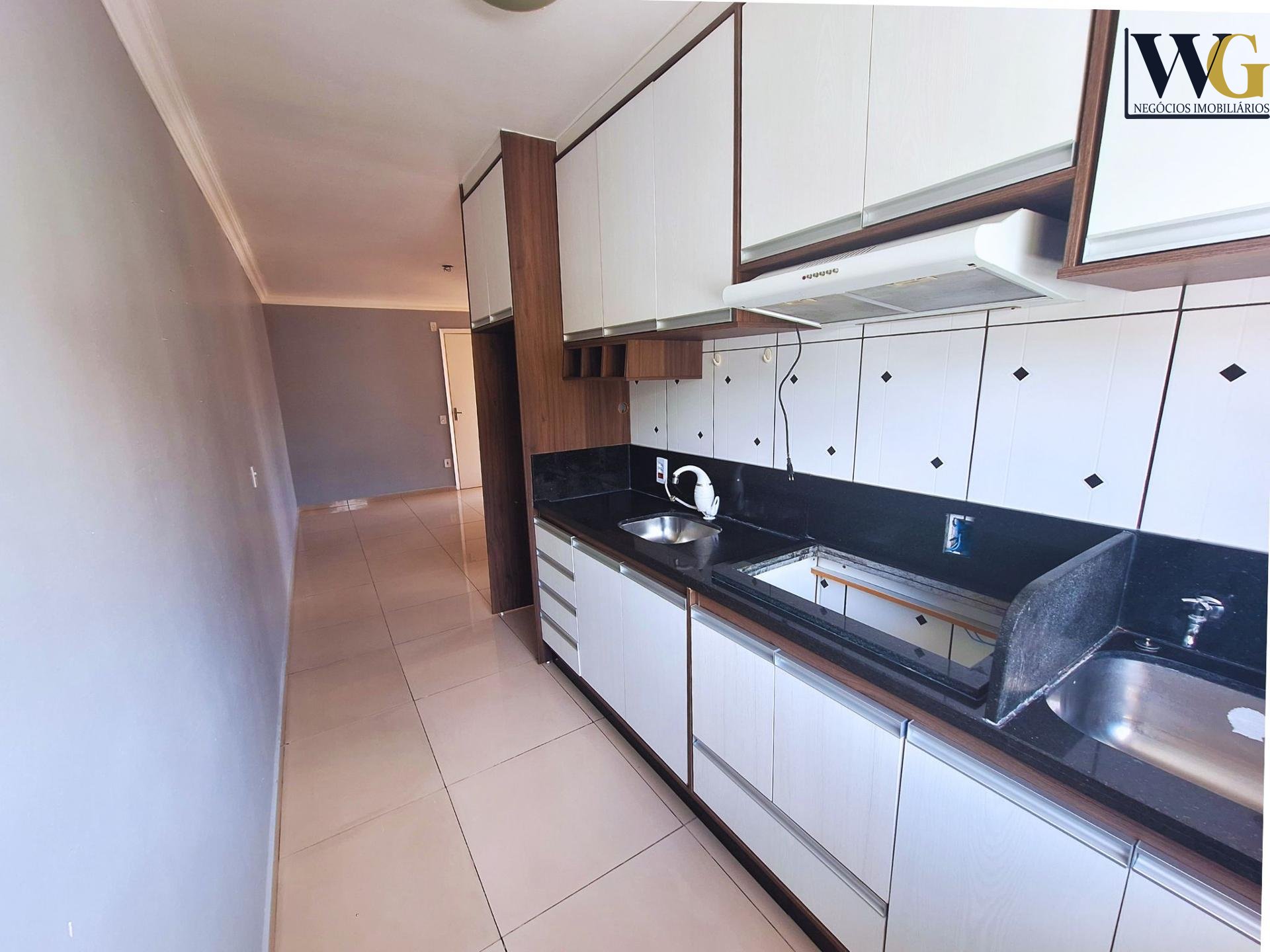 Apartamento Semi Mobiliado com 2 Quartos à Venda no Residencia...