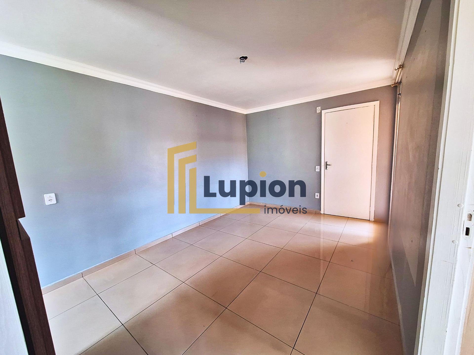 Apartamento Semi Mobiliado com 2 Quartos à Venda no Residencia...