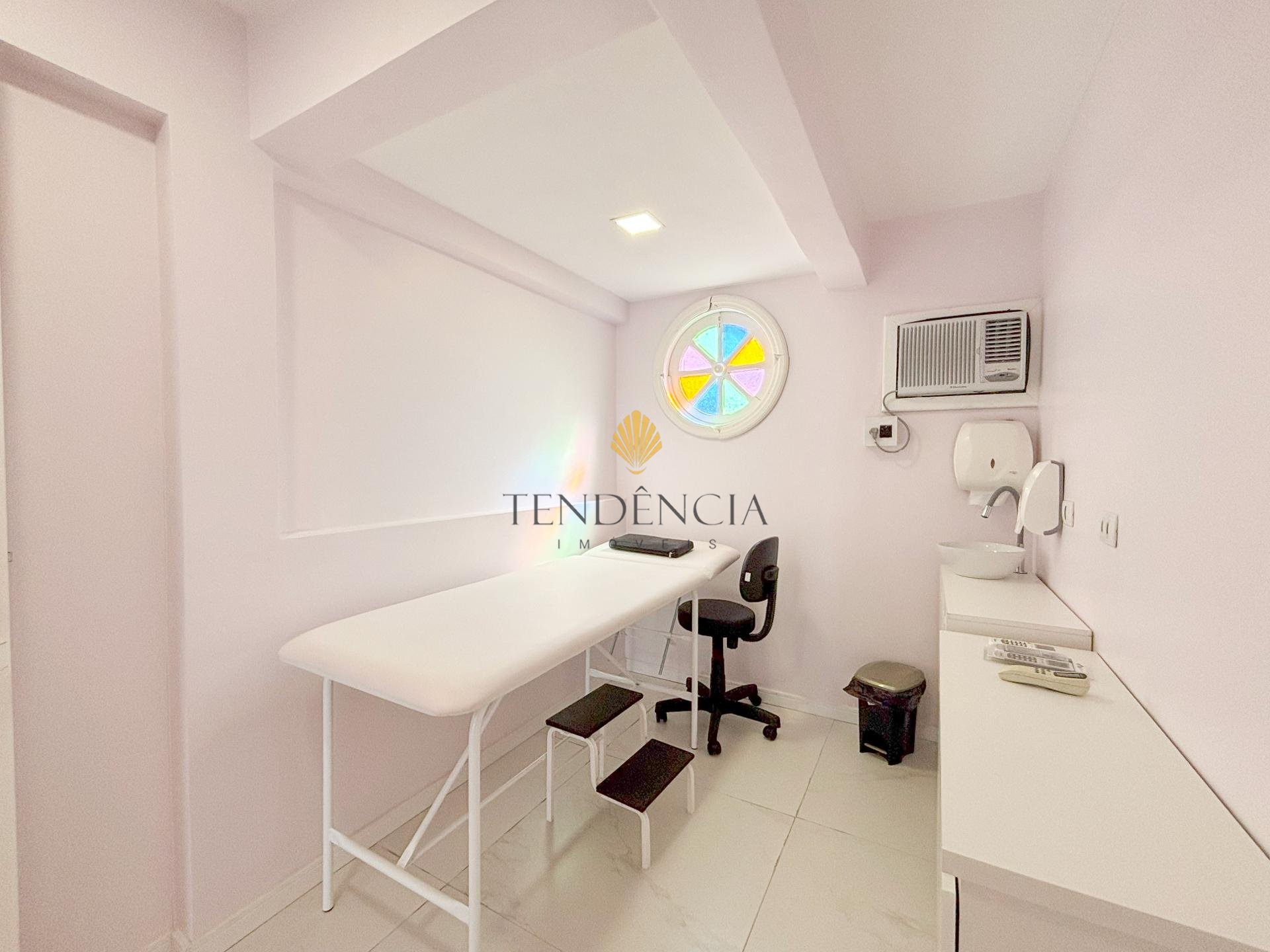 Sala Equipada com Maca e Cadeiras para Loca??o no Centro Cl?ni...